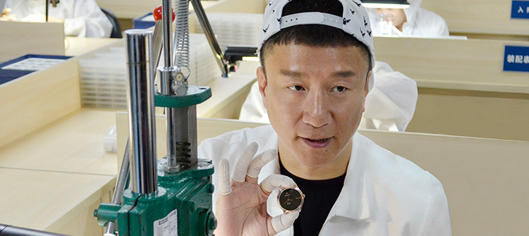 孫紅雷蒞臨雷諾表深圳總部直播，開啟圓夢之旅